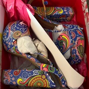 Chinese Laundry multi color platforms